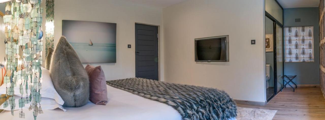 Latitude 13 Degrees Hotel Лилонгве Екстериор снимка