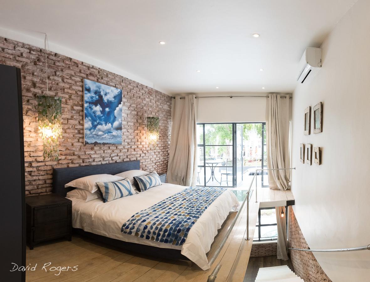 Latitude 13 Degrees Hotel Лилонгве Екстериор снимка