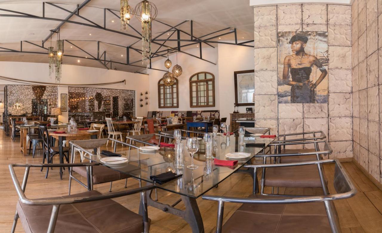 Latitude 13 Degrees Hotel Лилонгве Екстериор снимка