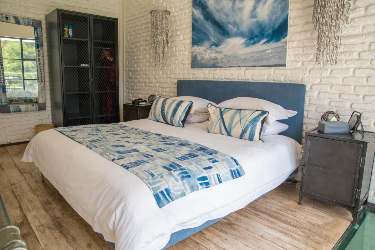 Latitude 13 Degrees Hotel Лилонгве Екстериор снимка