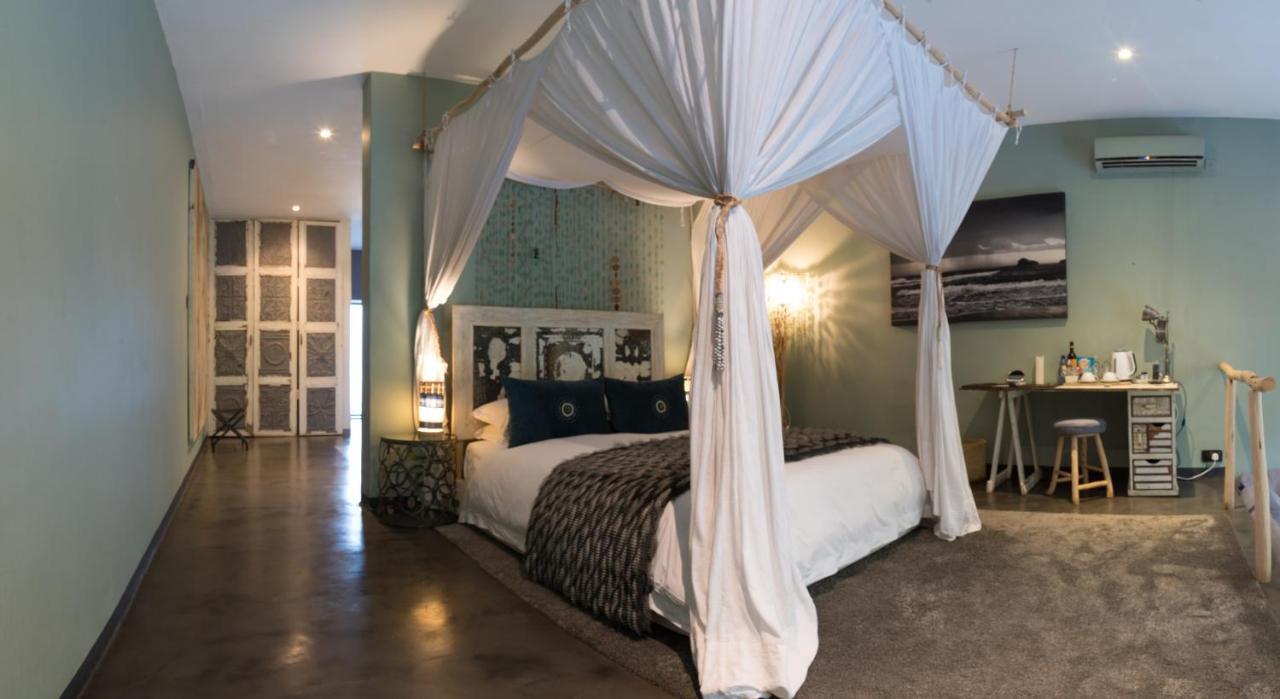 Latitude 13 Degrees Hotel Лилонгве Екстериор снимка