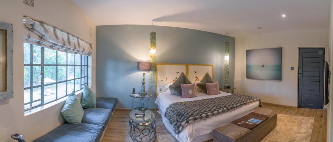 Latitude 13 Degrees Hotel Лилонгве Екстериор снимка